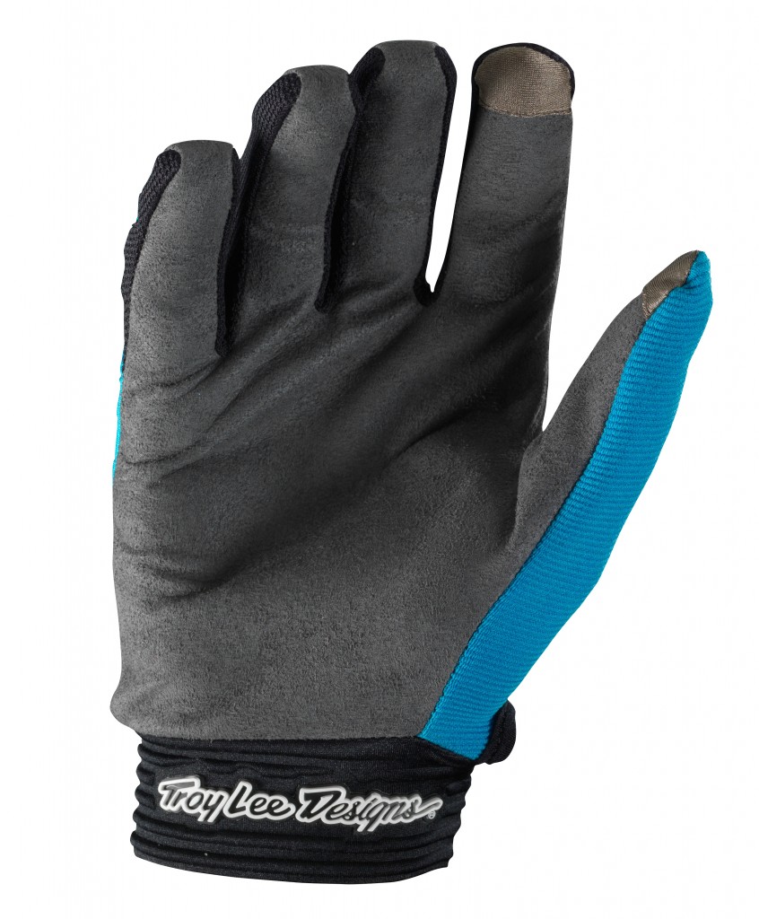 The palm on the Sprint Glove is nice and simple to maximize fell and grip.