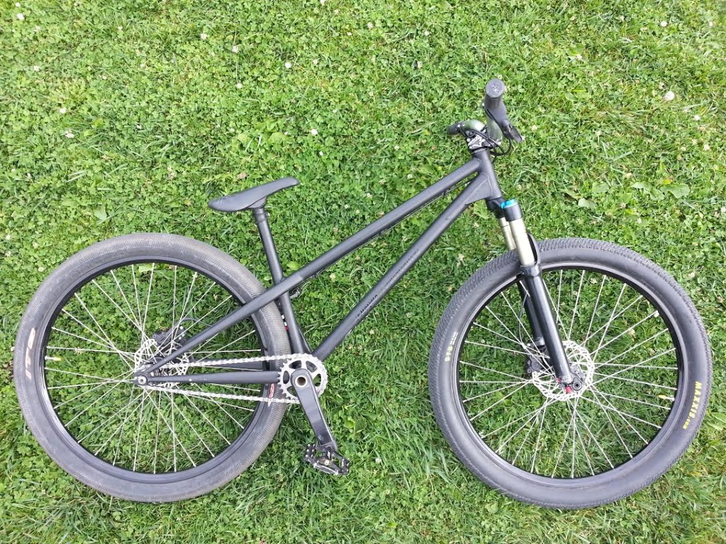 Another angle on a Bicycle Fabrications Back Pocket DJ build.