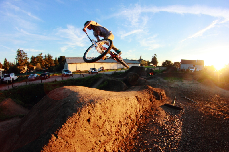 Polygon USA rider Simon Silver over the rollers at Post Office.