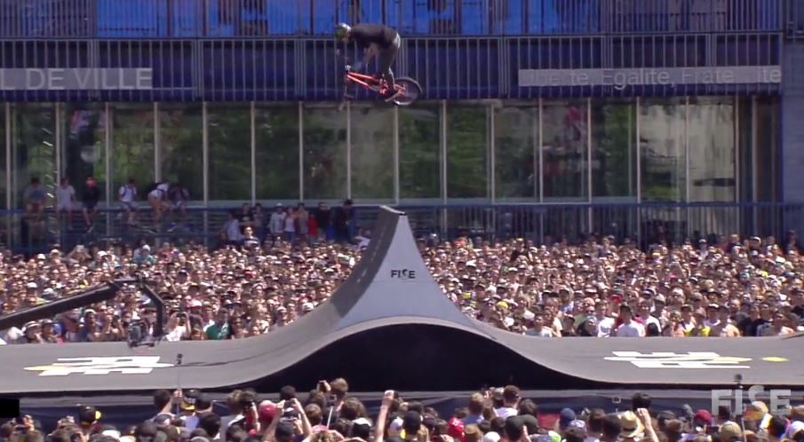 FISE: BMX Spine Top Runs